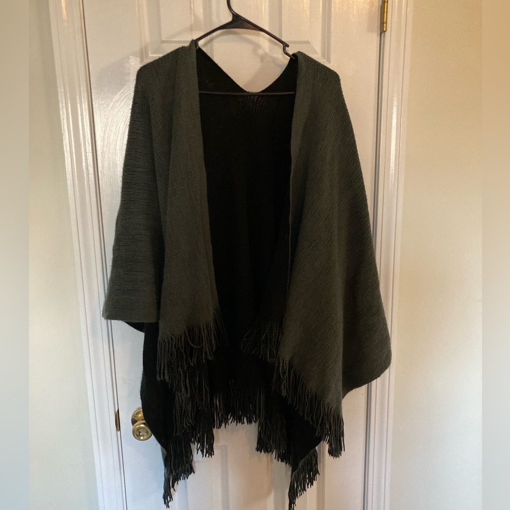 Reversible shawl black/ gray